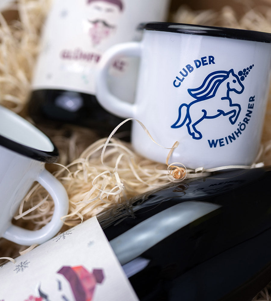 Emaille-Tasse "Weinhorn-Club" Capriblau